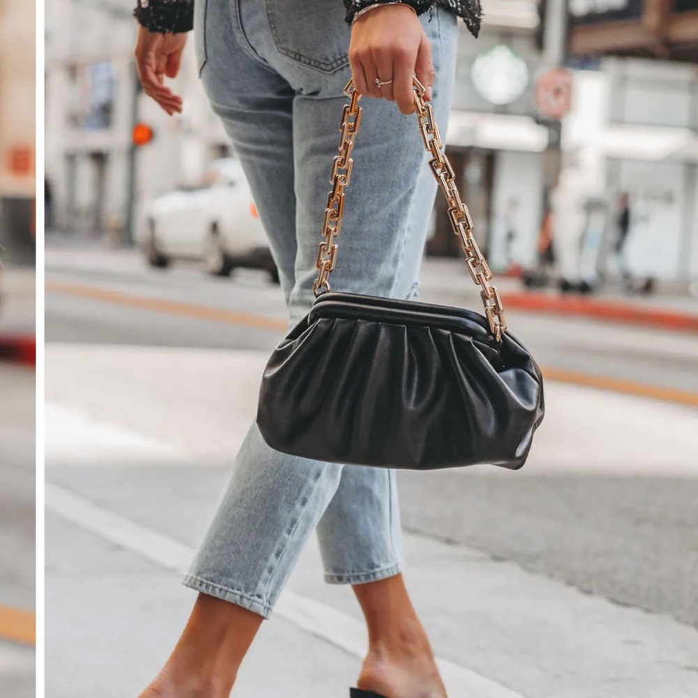 CHIC CHAIN POUCH BAG
